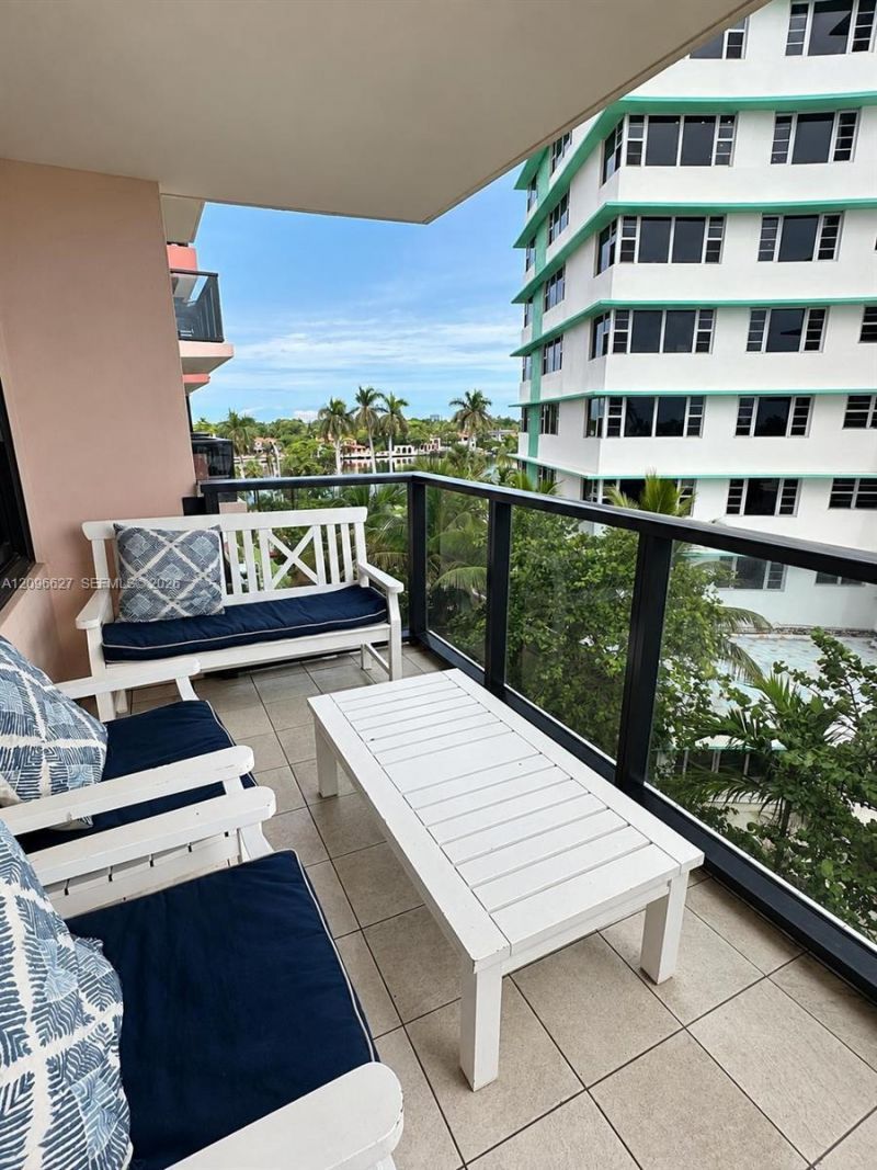 5225 Collins Ave , Unit 614, Miami Beach, FL 33140 Photo