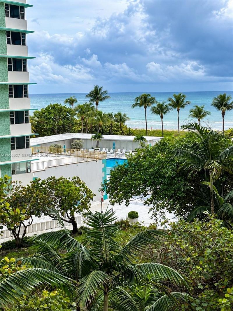 5225 Collins Ave , Unit 614, Miami Beach, FL 33140 Photo
