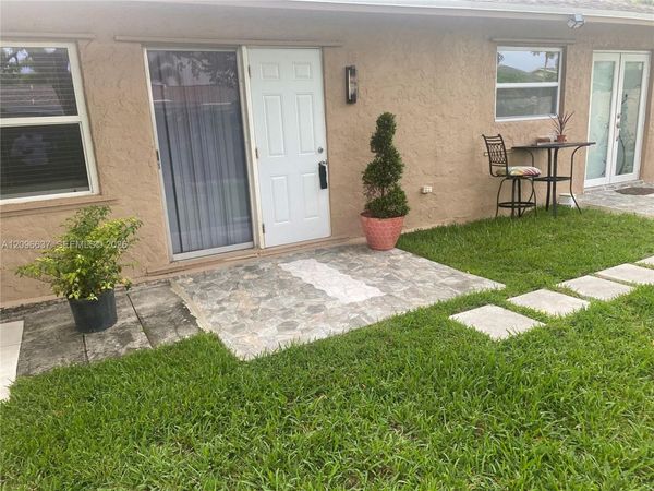 8310 NW 47th St , Lauderhill, FL 33351