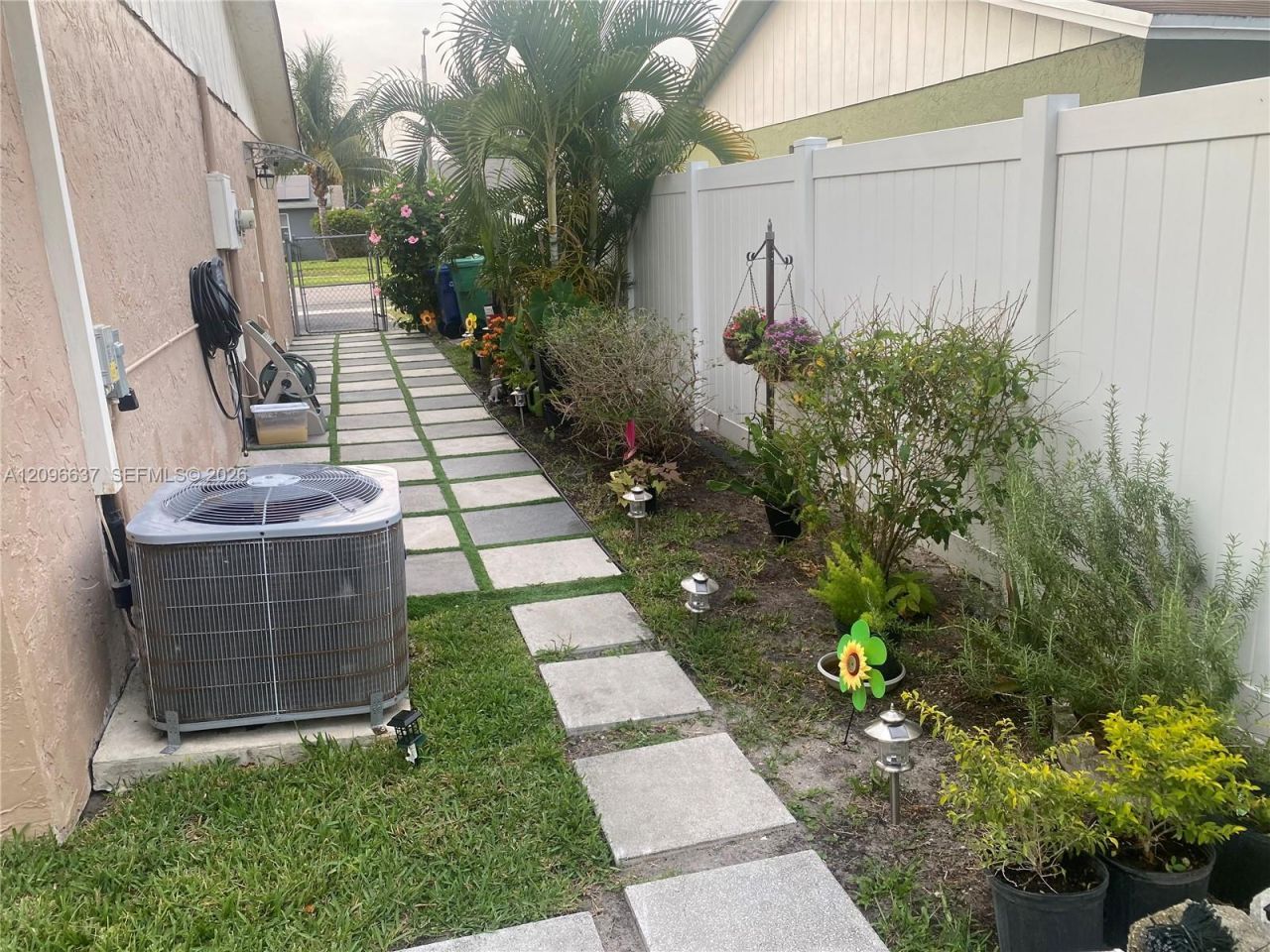 8310 NW 47th St, Lauderhill, FL 33351 Photo