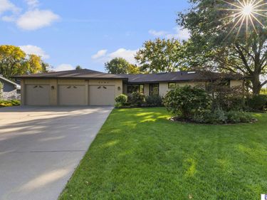 2101 The Knolls Street, Lincoln, NE 68512