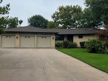 2101 The Knolls Street, Lincoln, NE 68512