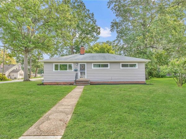 171 Lakewood Drive , Avon Lake, OH 44012