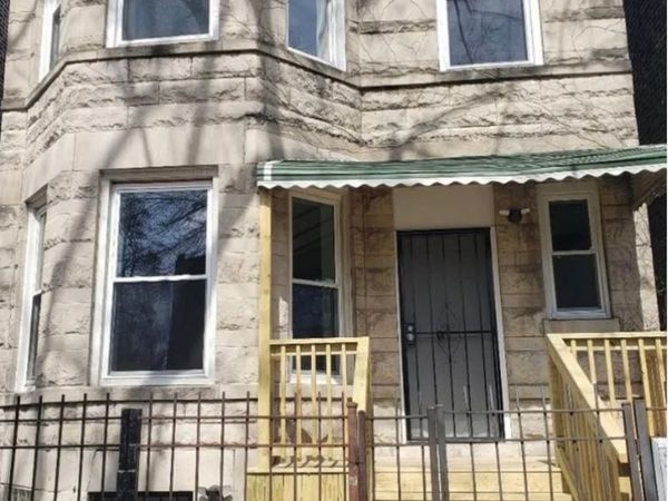 3424 W Walnut Street , Chicago, IL 60624