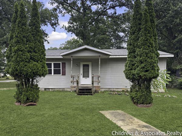 912 E James Street, White Cloud, MI 49349