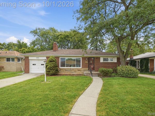 16816 Collinson Avenue , Eastpointe, Mi 48021
