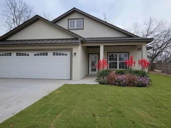 6702 S Houston Avenue , Tulsa, OK 74132