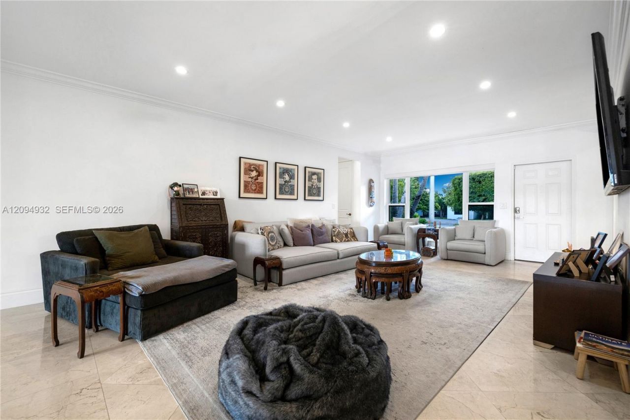 435 N Shore Dr , Miami Beach, FL 33141 Photo