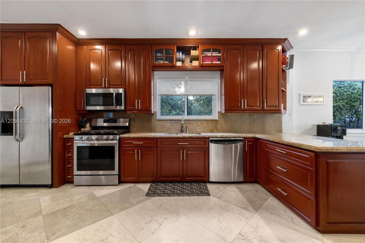 435 N Shore Dr , Miami Beach, FL 33141 Photo