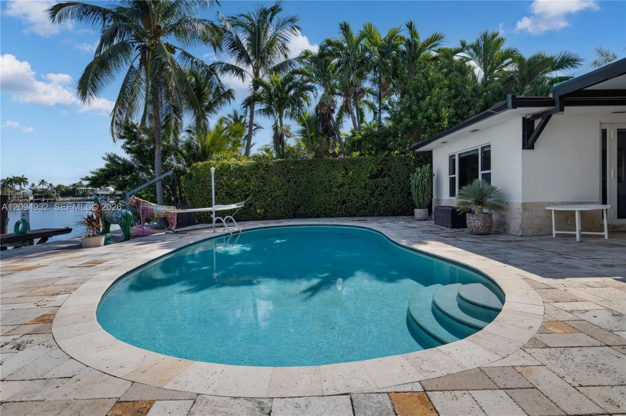 435 N Shore Dr , Miami Beach, FL 33141 Photo