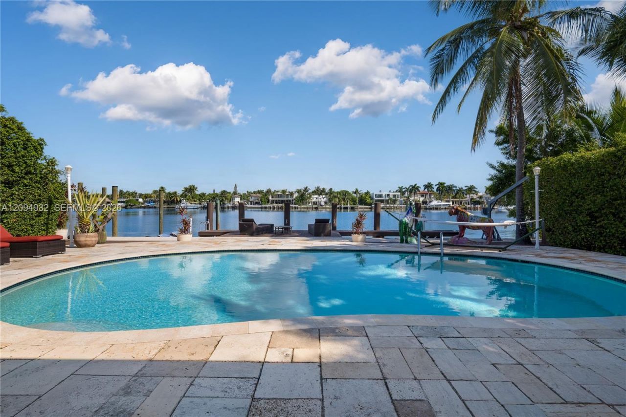 435 N Shore Dr , Miami Beach, FL 33141 Photo