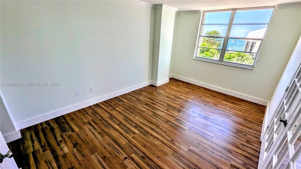300 Bayview Dr, Unit 206, Sunny Isles Beach, FL 33160 Photo