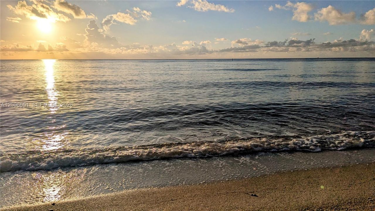 300 Bayview Dr, Unit 206, Sunny Isles Beach, FL 33160 Photo