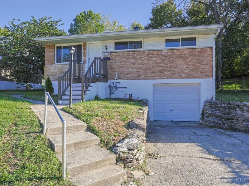 4310 Sunburst Lane, Cincinnati, OH 45238 Photo 2