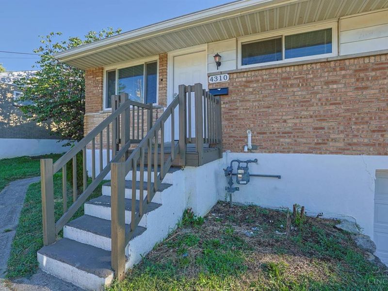4310 Sunburst Lane, Cincinnati, OH 45238 Photo 3