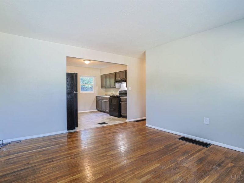 4310 Sunburst Lane, Cincinnati, OH 45238 Photo 6