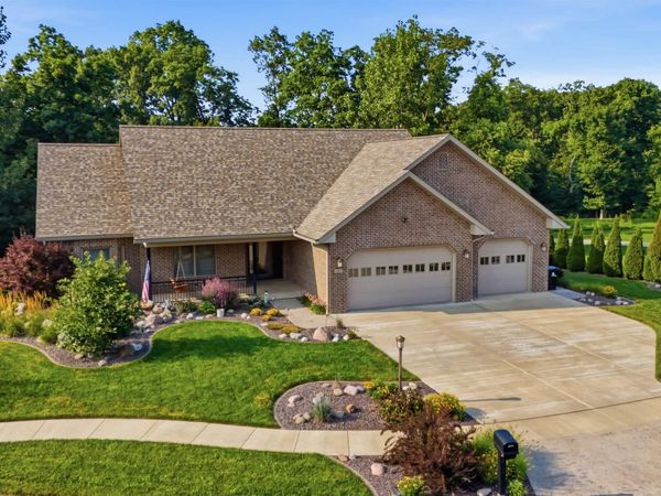 1841 AUTUMN Ridge, Washington, IL 61571