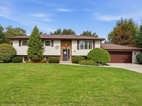 1 Kimberly Drive, Coal Valley, IL 61240