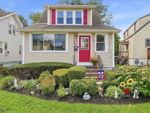 53 Seneca Ave, Dumont, NJ 07628