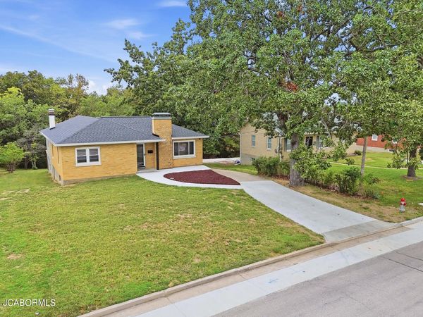 1618 TANNER BRIDGE ROAD, Jefferson City, MO 65101