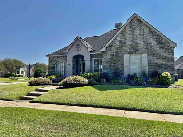 850 Troutbeck Dr, Baton Rouge, LA 70810