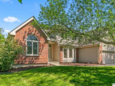 13734 Hillsborough Drive, Omaha, NE 68164