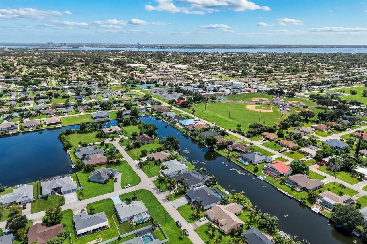 2126 NE 2nd Street, Cape Coral, FL 33909 Photo