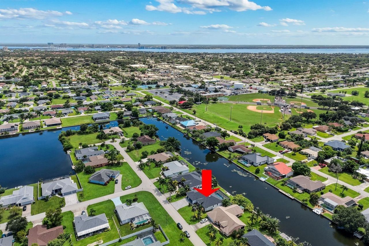 2126 NE 2nd Street, Cape Coral, FL 33909 Photo