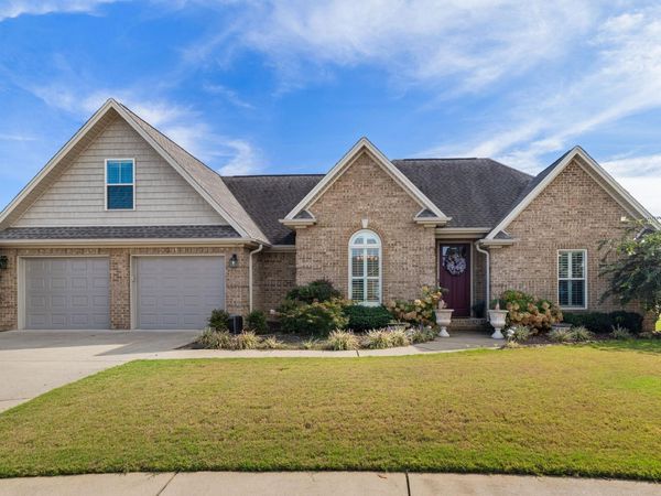 117 Tara Ct, Muscle Shoals, AL 35661