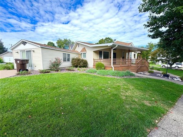 303 W Church Street , Palmyra, MO 63461