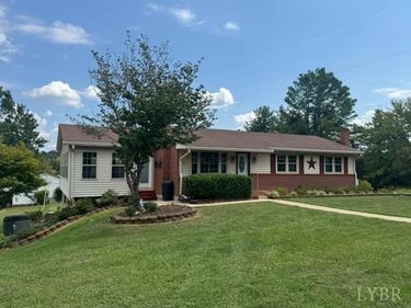 338 Country View Lane, Appomattox, VA 24522