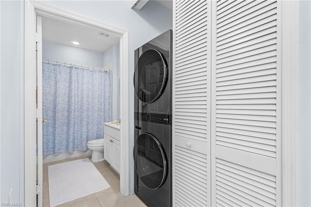 1405 Sweetwater Cv , Unit 204, Naples, FL 34110 Photo