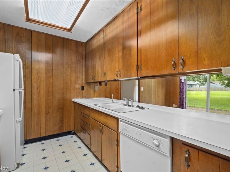5638 Mills Creek Lane, North Ridgeville, OH 44039 Photo 12