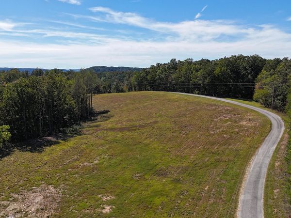 277 Burnt Tree Lane, Crawford, TN 38554