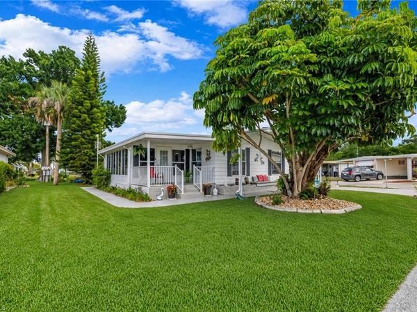 506 Blossom CT, NORTH FORT MYERS, FL 33917