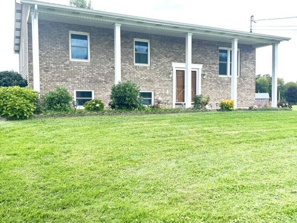 58 VIRGINIA OAKS, Moundsville, WV 26041