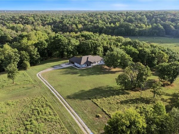 15040 Parrick Road, Gravette, AR 72736