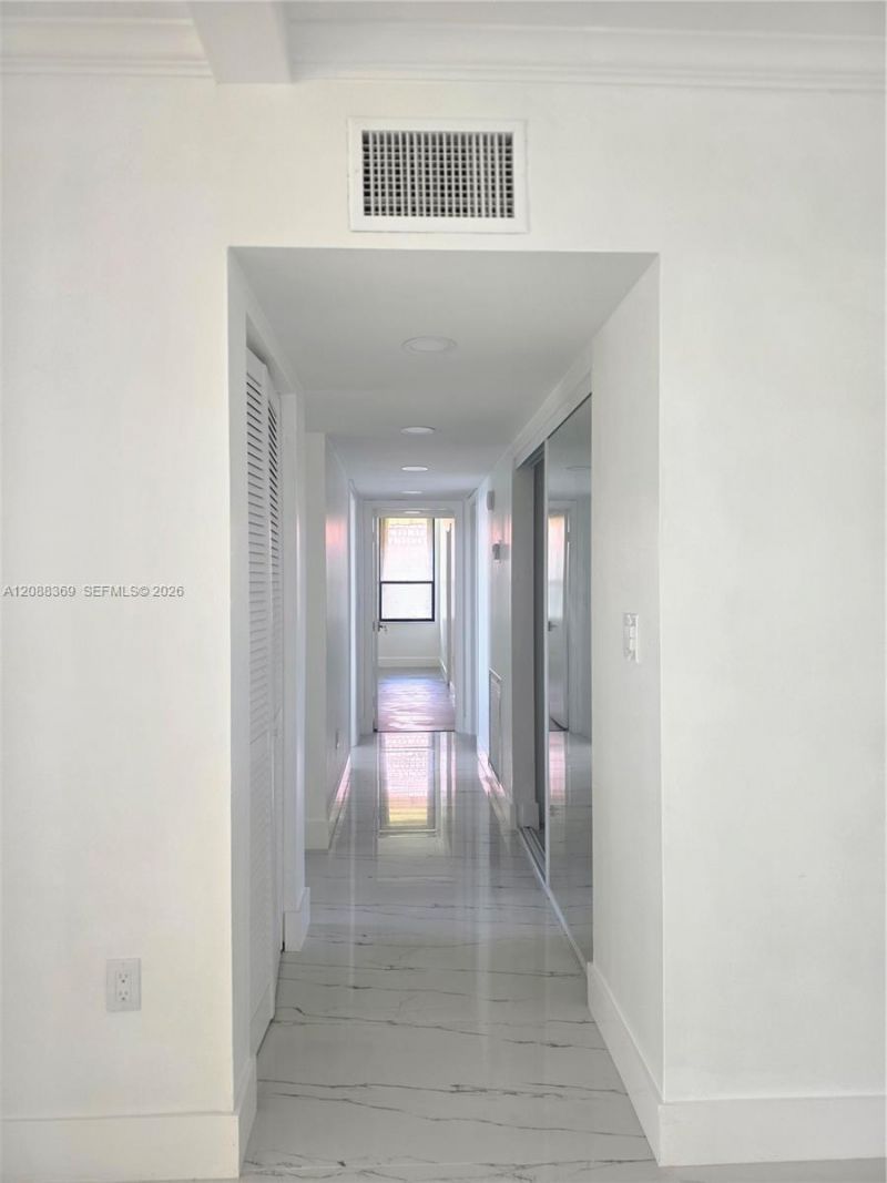 840 NE 199th St, Unit 208B, Miami, FL 33179 Photo