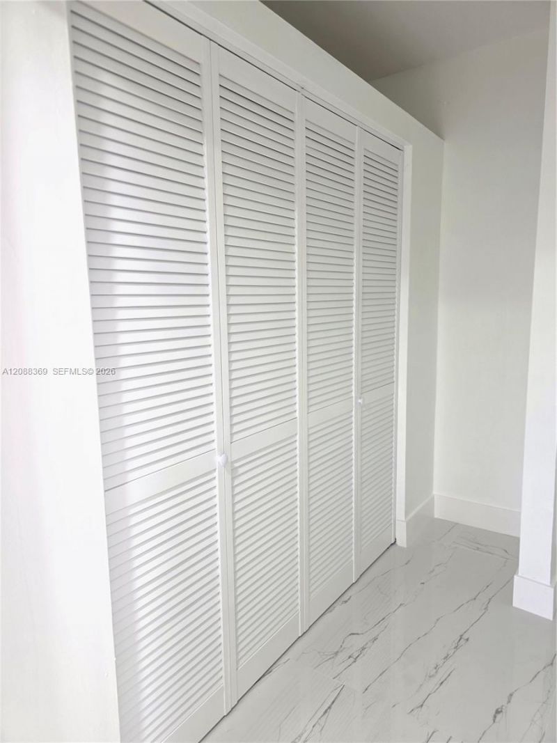 840 NE 199th St, Unit 208B, Miami, FL 33179 Photo