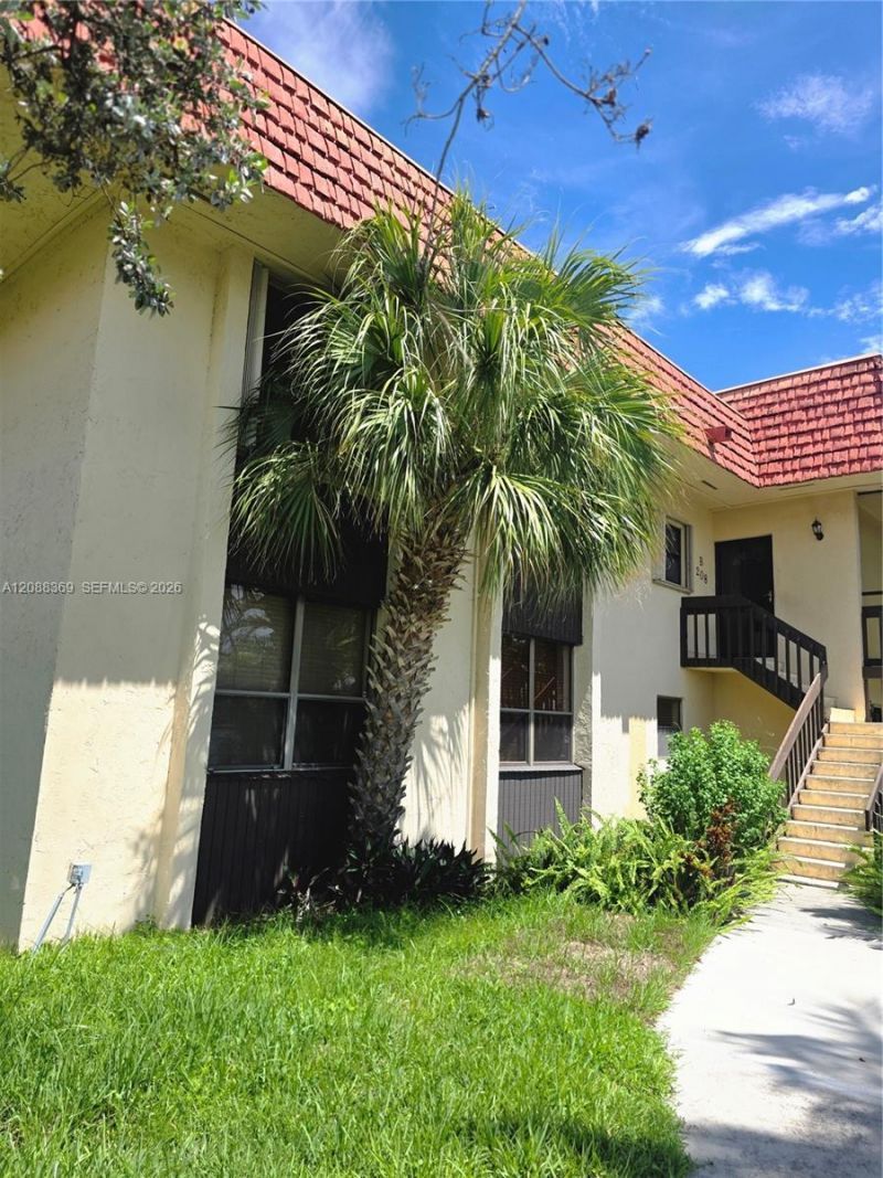 840 NE 199th St, Unit 208B, Miami, FL 33179 Photo