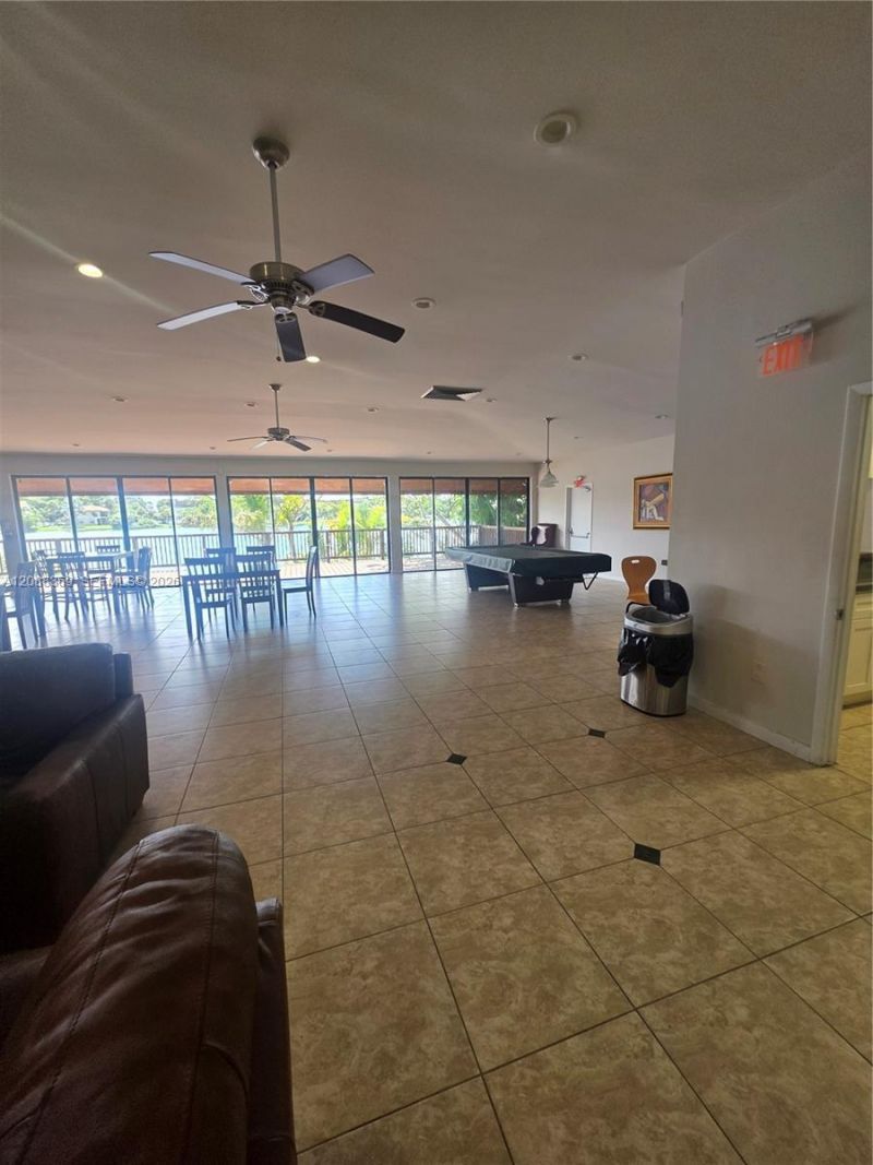 840 NE 199th St, Unit 208B, Miami, FL 33179 Photo