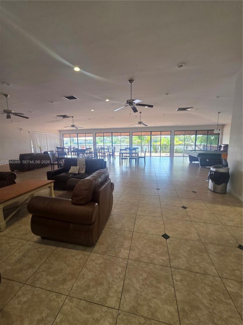840 NE 199th St, Unit 208B, Miami, FL 33179 Photo