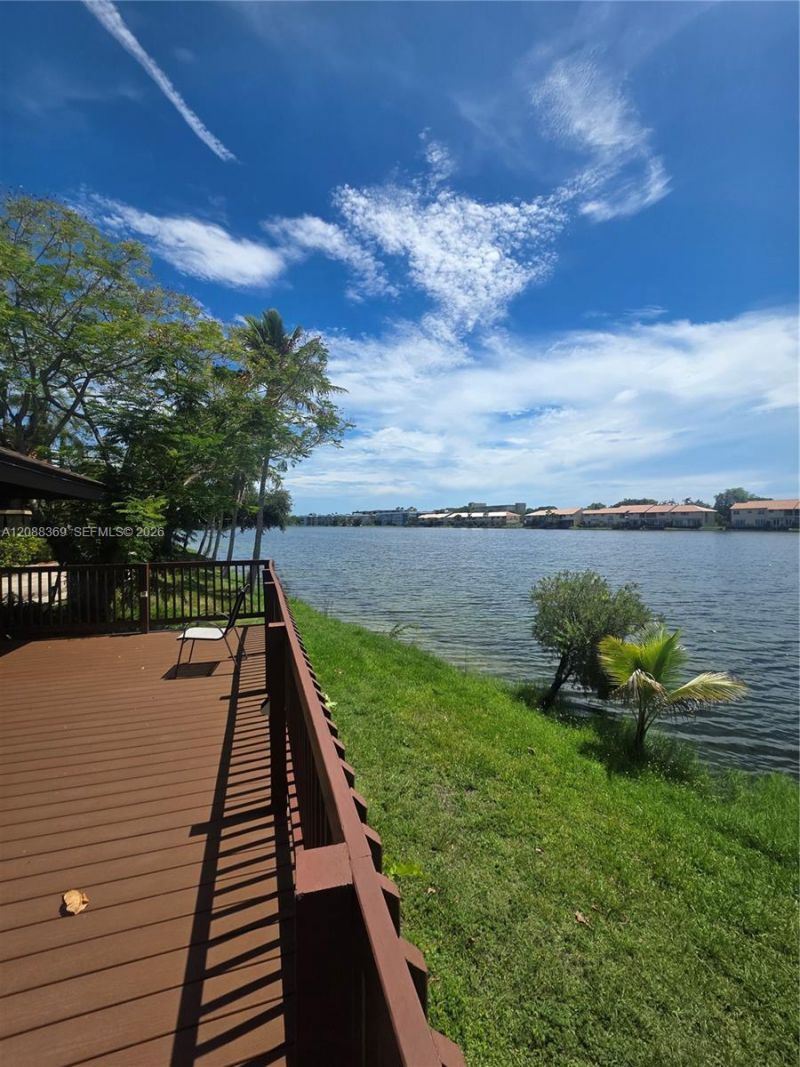 840 NE 199th St, Unit 208B, Miami, FL 33179 Photo