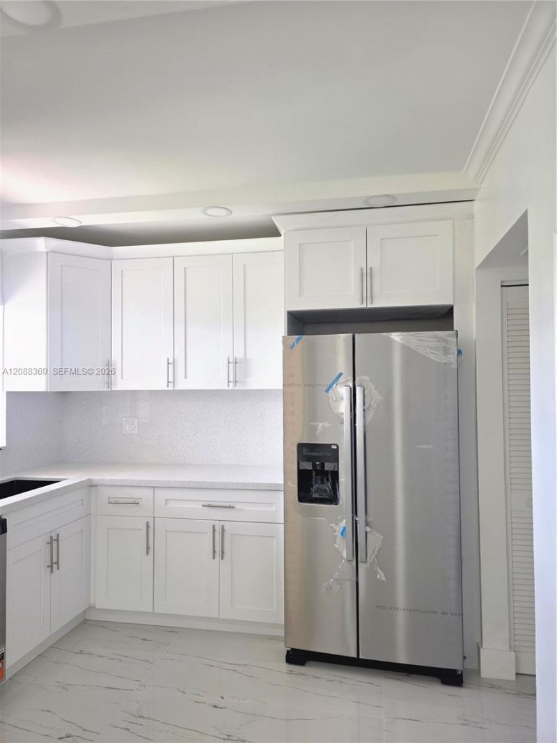 840 NE 199th St, Unit 208B, Miami, FL 33179 Photo