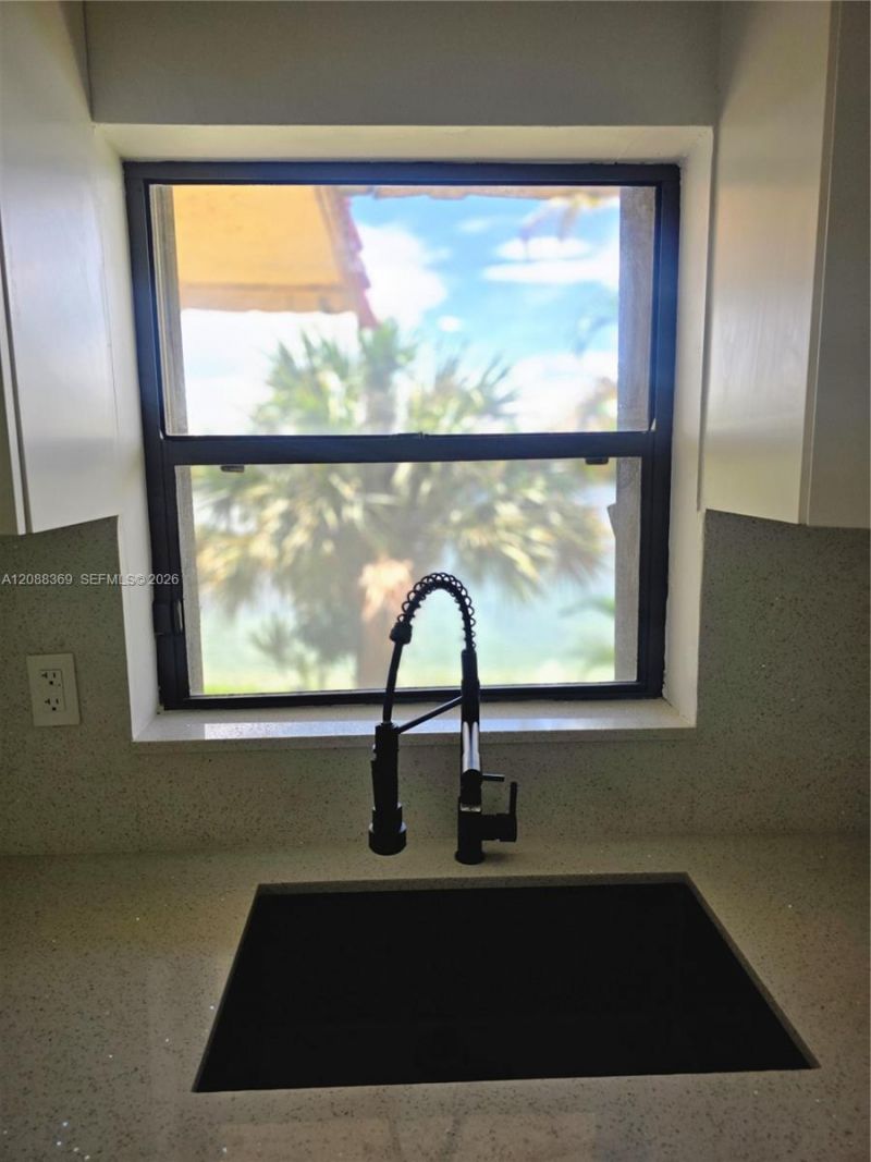 840 NE 199th St, Unit 208B, Miami, FL 33179 Photo