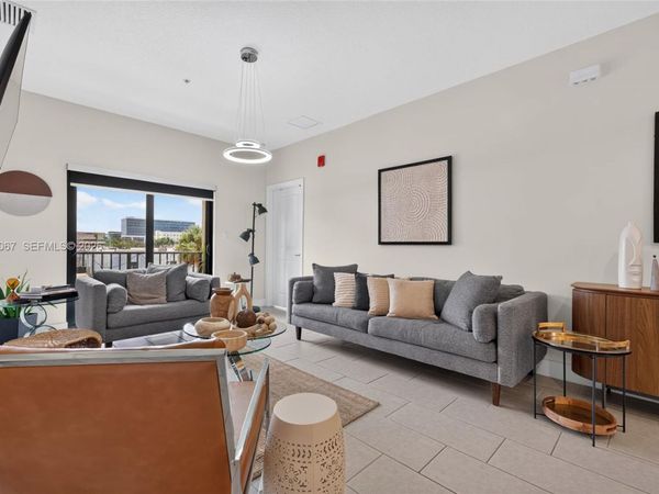 8167 NW 41st St , Unit E-208, Doral, FL 33166
