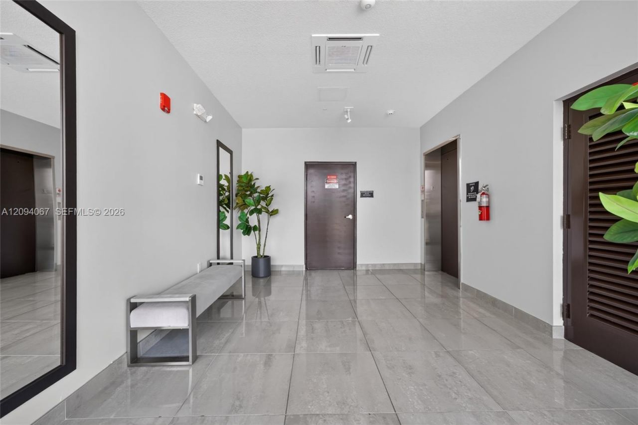 8167 NW 41st St , Unit E-208, Doral, FL 33166 Photo