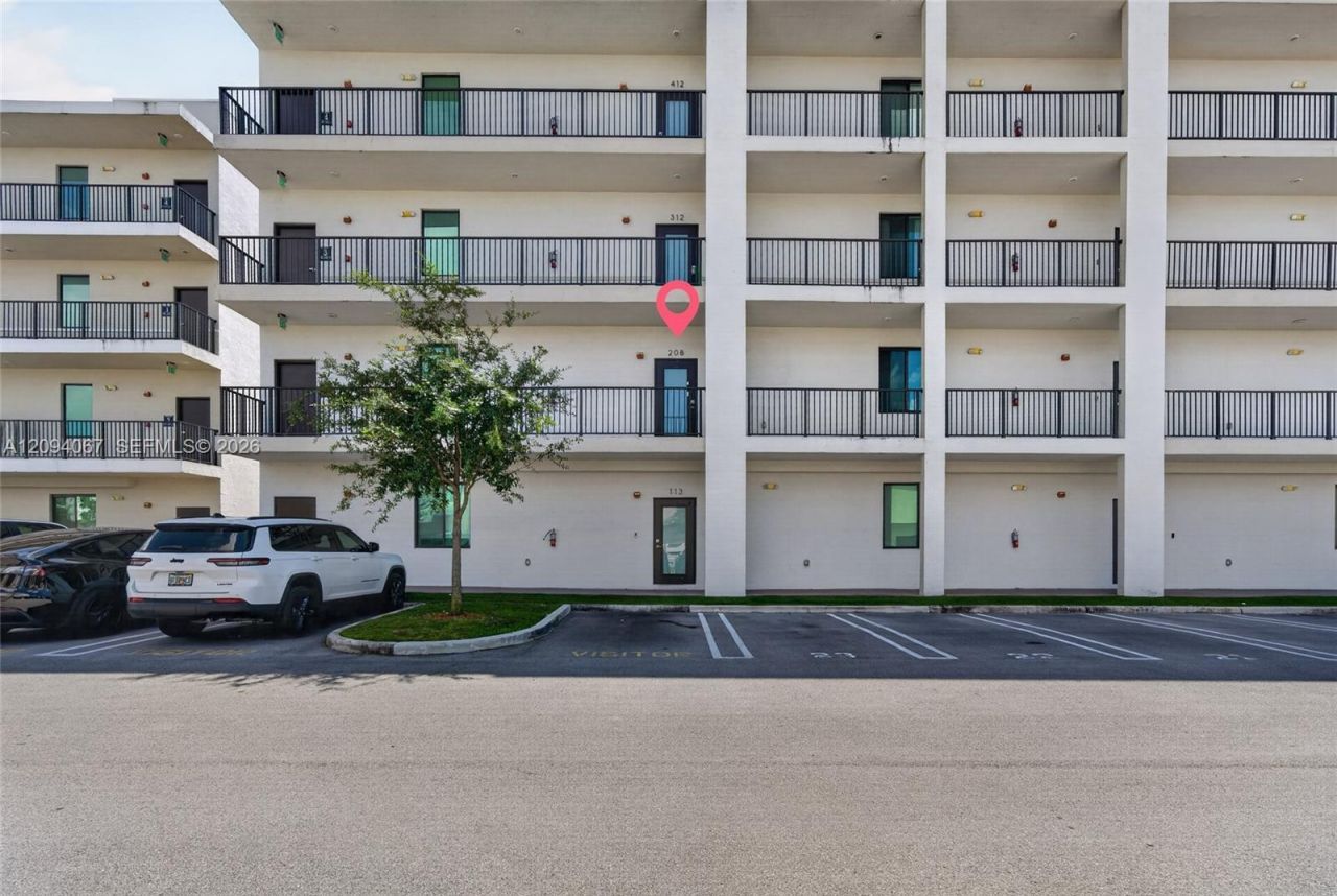 8167 NW 41st St , Unit E-208, Doral, FL 33166 Photo