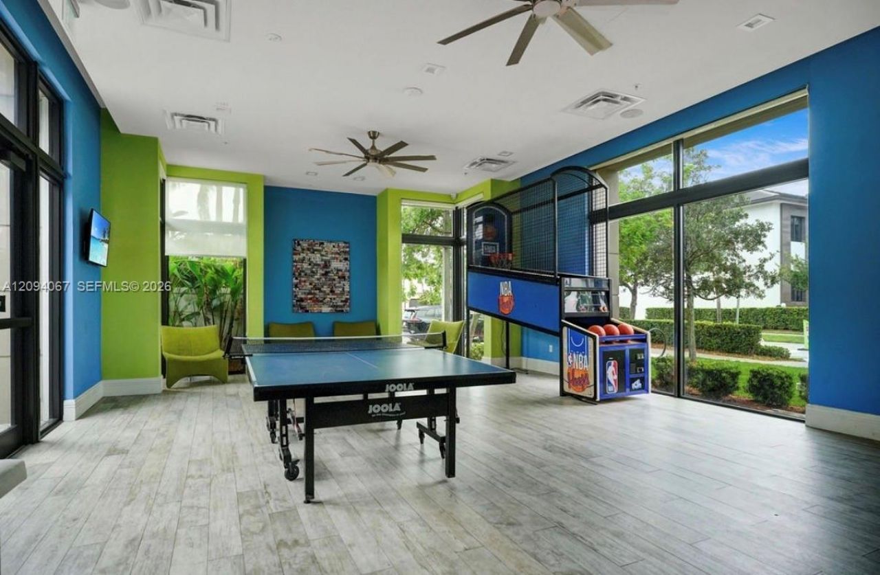 8167 NW 41st St , Unit E-208, Doral, FL 33166 Photo