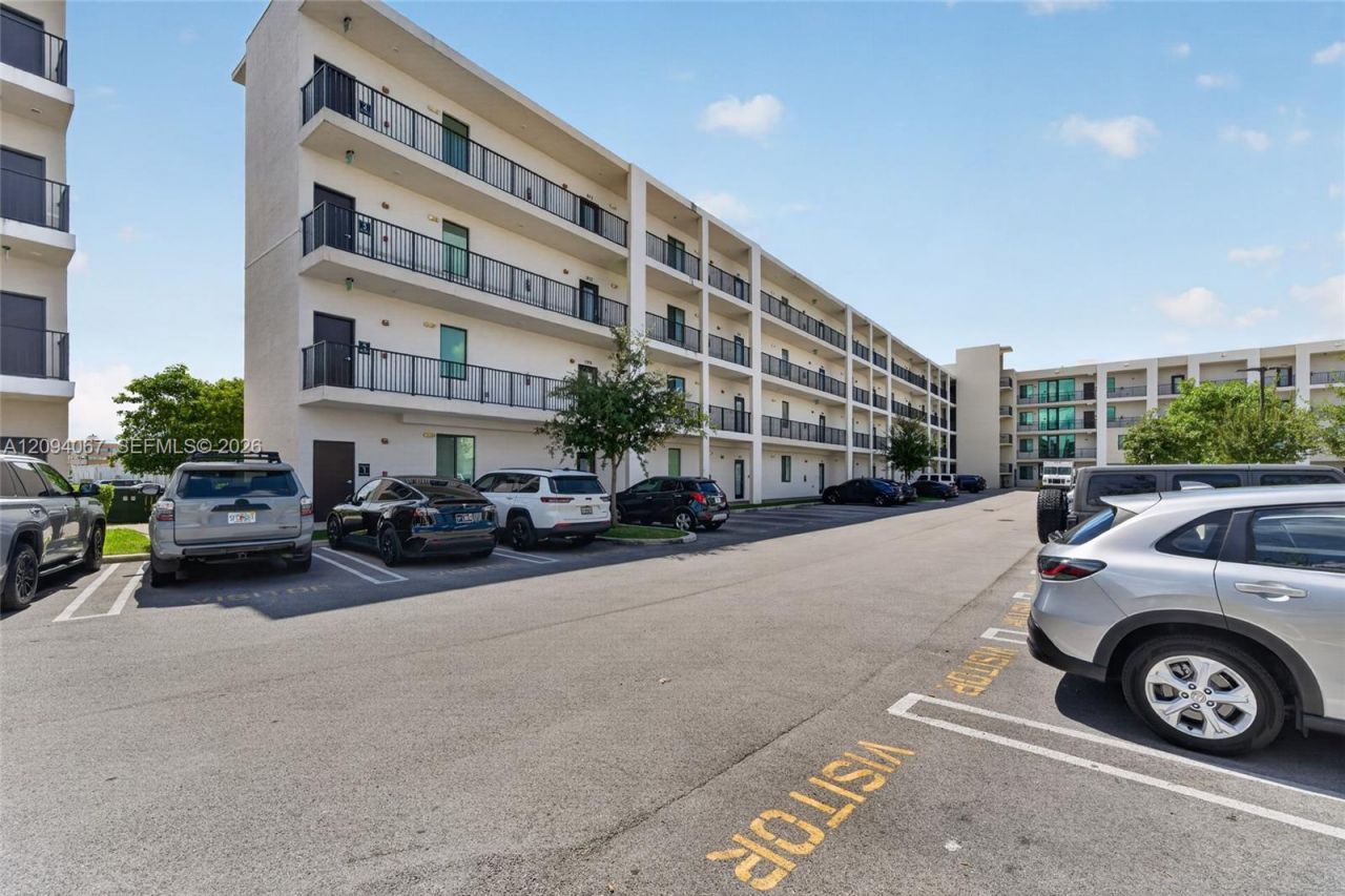 8167 NW 41st St , Unit E-208, Doral, FL 33166 Photo